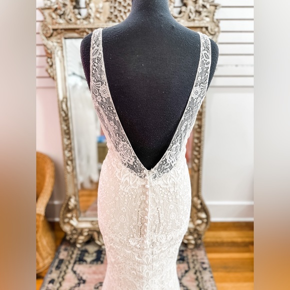 Brand new Allure #3160, new with tags, new wedding dress size 16, boho dress - Picture 12 of 14